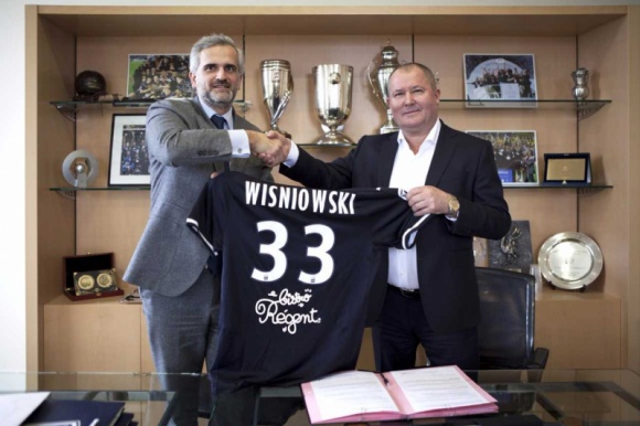 WIŚNIOWSKI Oficjalnym Partnerem FC Girondins de Bordeaux Sport, BIZNES - Firma WIŚNIOWSKI – czołowy, polski producent bram, drzwi i ogrodzeń, został oficjalnym partnerem francuskiego klubu piłkarskiego FC Girondins de Bordeaux.