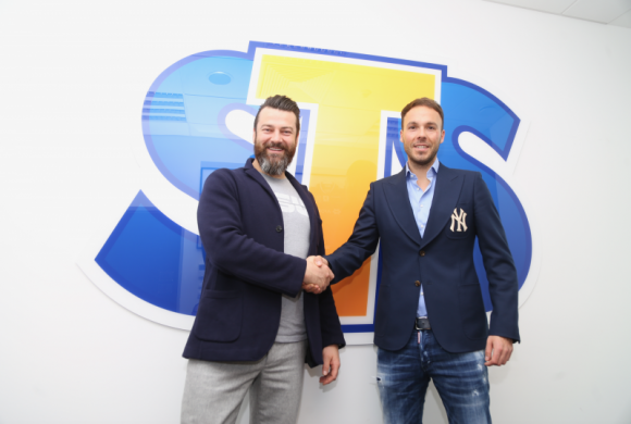 STS i KSW przedłużają kontrakt Sport, BIZNES - STS, największy bukmacher w Polsce, oraz Federacja KSW, jedna z największych organizacji MMA na świecie, podjęły decyzję o przedłużeniu współpracy.