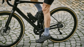 BMC Roadmachine w nowej odsłonie Sport, BIZNES - Szwajcarska marka BMC przedstawiła odnowione rowery szosowe Roadmachine. Jak tłumaczy producent, w modelach tej serii endurance udoskonalono wiele różnych elementów.