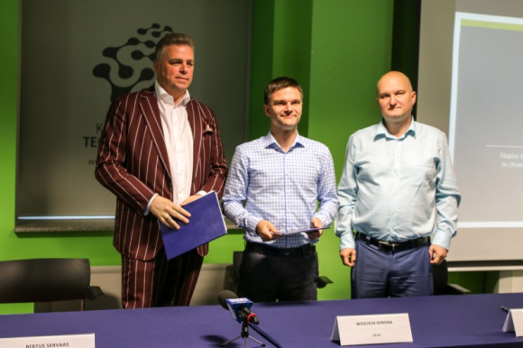 Nowy członek projektu JoinBertus – UTI.PL podpisuje umowę w Kieleckim Parku Tech Sport, BIZNES - do projektu JoinBertus łączącego przedsiębiorców chcących wspierać Bertusa Servaas i klub VIVE Kielce dołącza kielecka firma UTI.PL