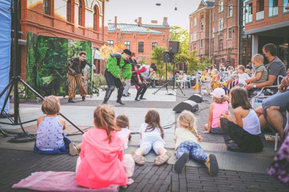 Rozpoczyna się festiwal teatrów dla dzieci na warszawskiej Pradze Teatr, LIFESTYLE - Już 23 października w Centrum Praskim Koneser rozpocznie się Ogólnopolski Przegląd Teatrów dla Dzieci organizowany przez wydawnictwo Tashka i Konesera, podczas którego wystąpią najlepsze teatry dziecięce z całej Polski.