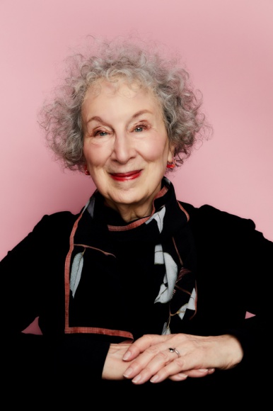 Margaret Atwood na jedynym w Polsce spotkaniu Książka, LIFESTYLE - 20 stycznia 2021 na profilach FB festiwalu Literacki Sopot oraz Goyki 3 Art Inkubator odbędzie się wyjątkowe spotkanie z Margaret Atwood, które poprowadzi Sylwia Chutnik.