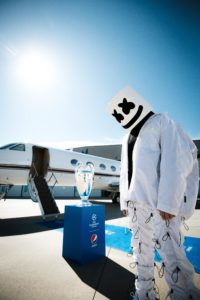 Marshmello, światowa supergwiazda muzyki elektronicznej i zdobywca licznych nagród, uświetni tegoroczną ceremonię otwarcia finału Ligi Mistrzów UEFA